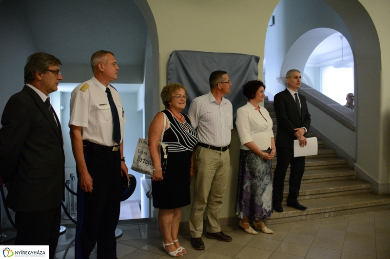 Emléktábla avatás a Bíróságon