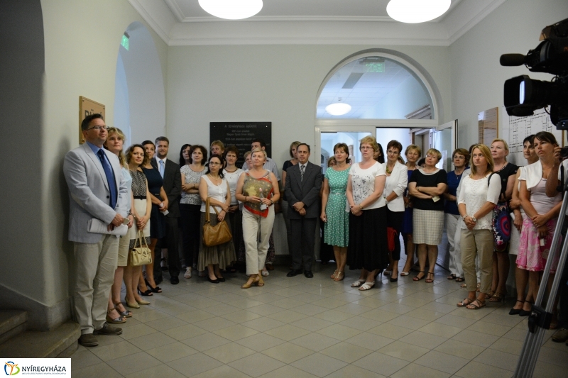 Emléktábla avatás a Bíróságon