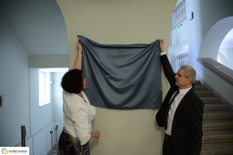 Emléktábla avatás a Bíróságon