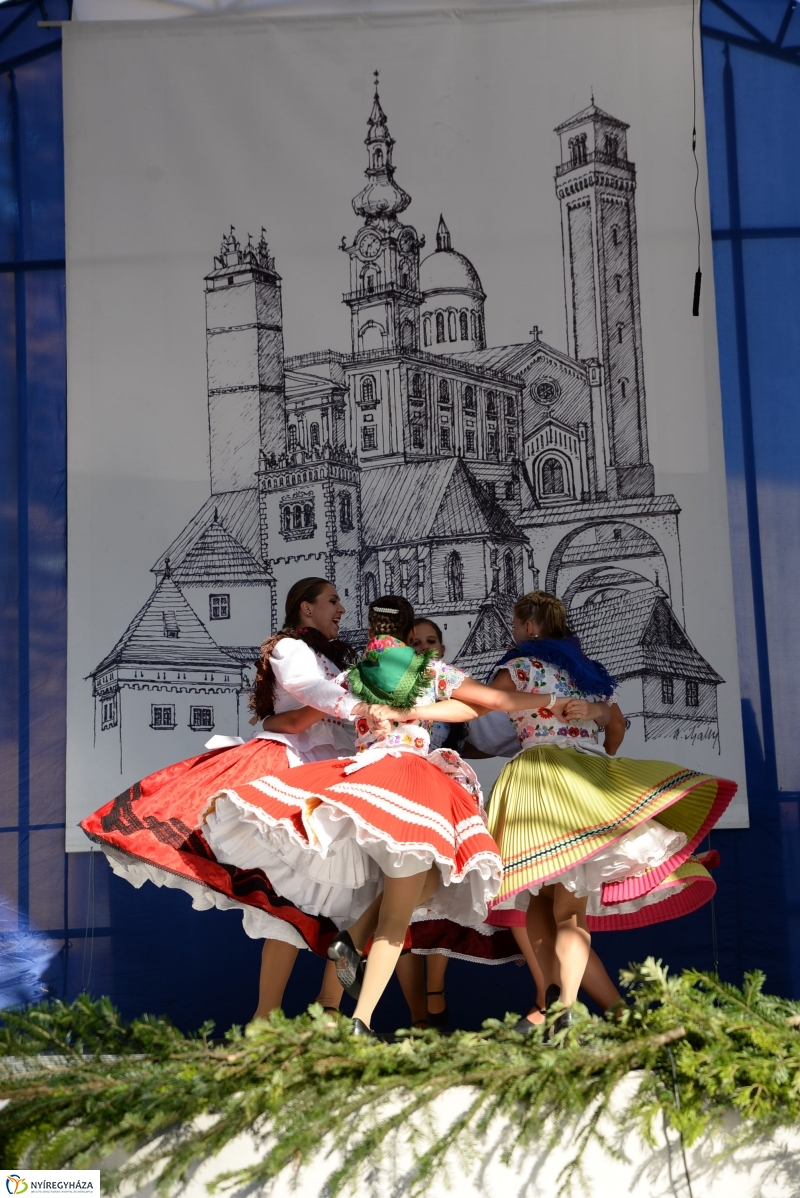 Késmárkon lépett fel a Szabolcs Néptáncegyüttes