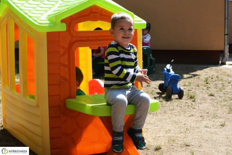 Játékokat kaptak a nyíregyházi bölcsődék 