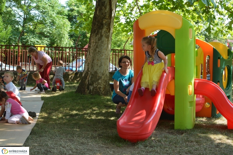 Játékokat kaptak a nyíregyházi bölcsődék 