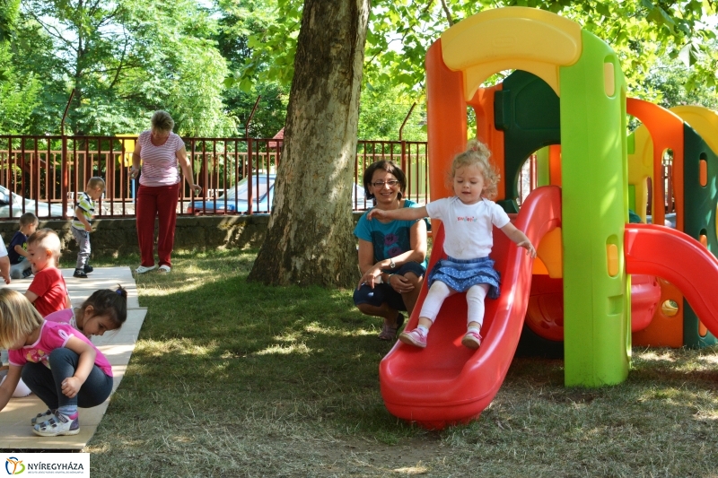 Játékokat kaptak a nyíregyházi bölcsődék 
