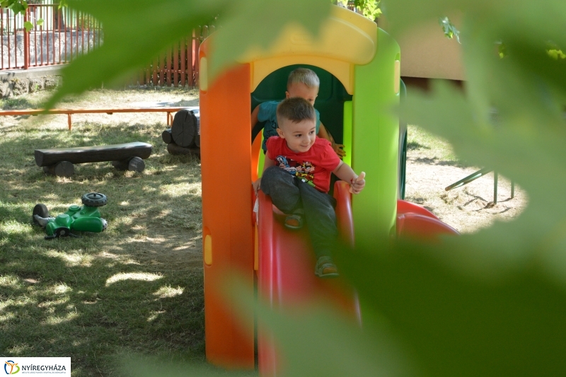 Játékokat kaptak a nyíregyházi bölcsődék 