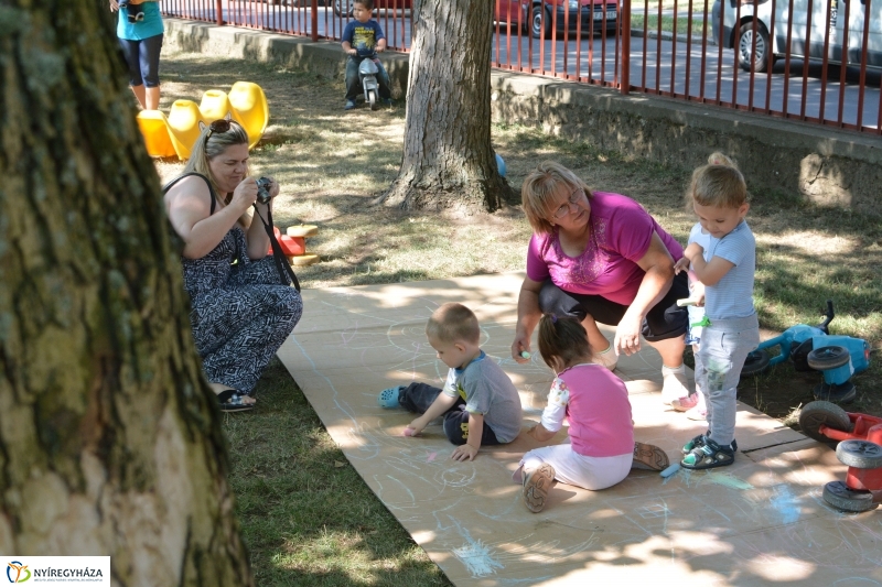 Játékokat kaptak a nyíregyházi bölcsődék 