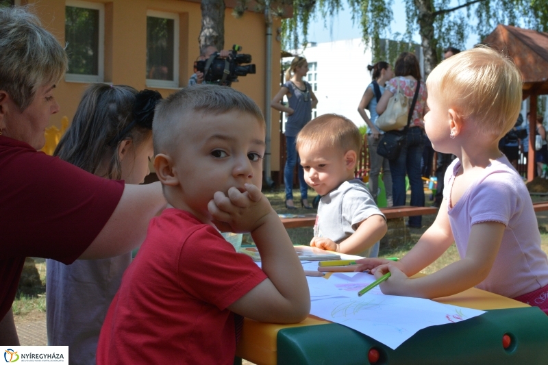 Játékokat kaptak a nyíregyházi bölcsődék 