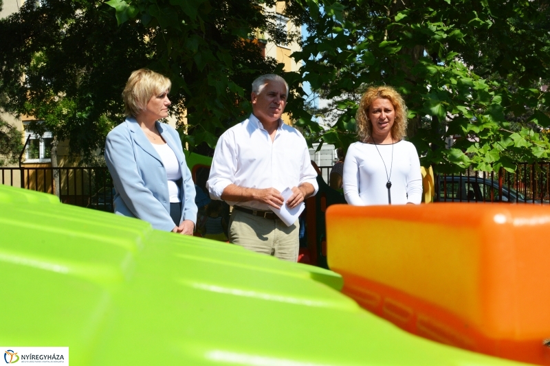 Játékokat kaptak a nyíregyházi bölcsődék 