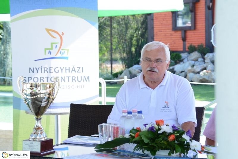 Strandfoci és Úszó alkalmatlanságok sajtótájékoztató