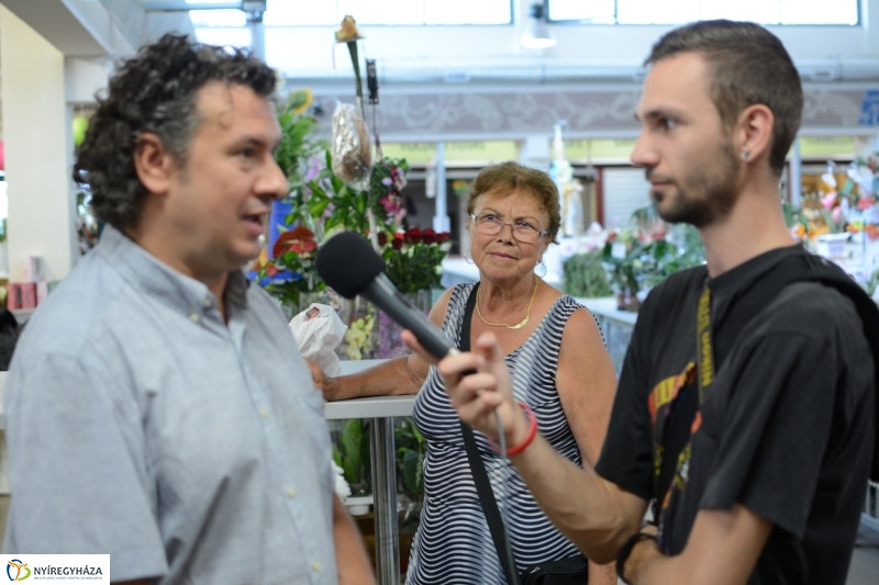 Defibrillátort kapott a megújult piaccsarnok