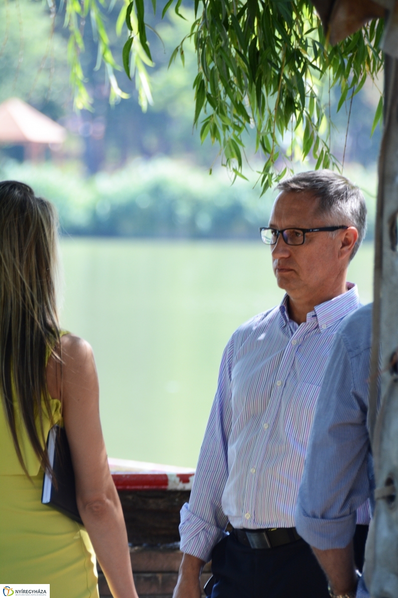 Épül, szépül Sóstó