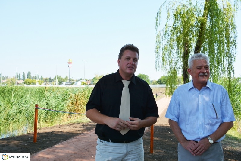 Átadták a felújított bujtosi sétányt