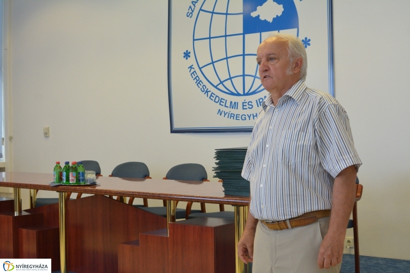 Mesterlevelek átadása