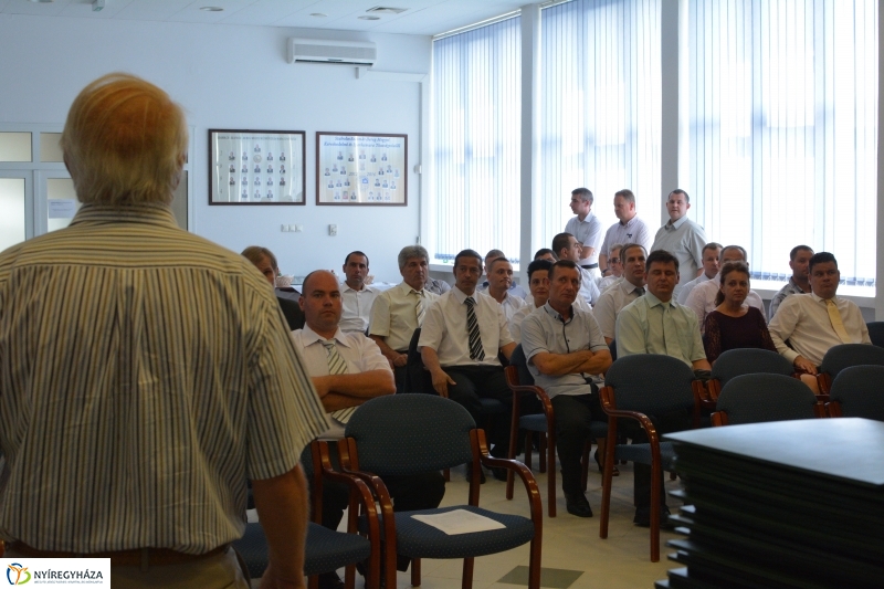 Mesterlevelek átadása