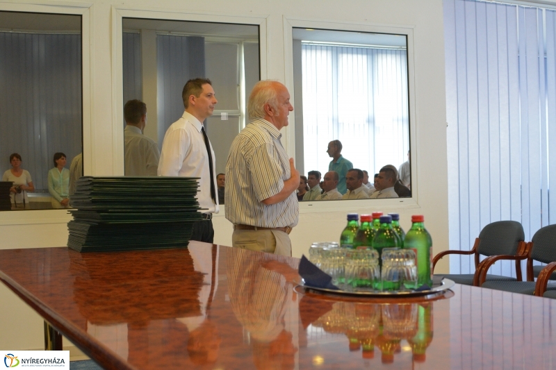 Mesterlevelek átadása