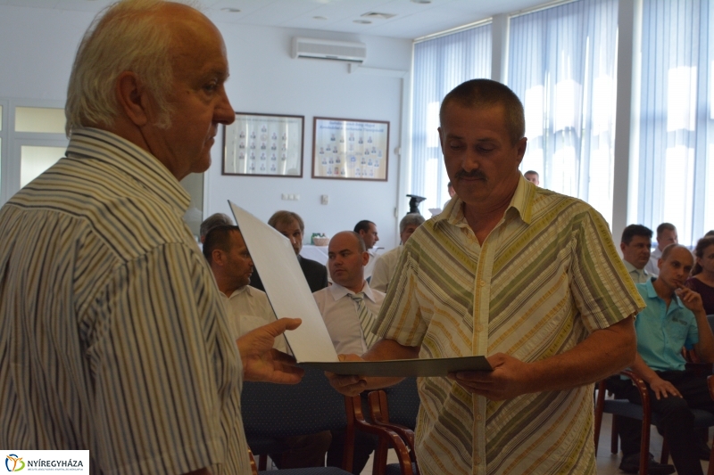 Mesterlevelek átadása