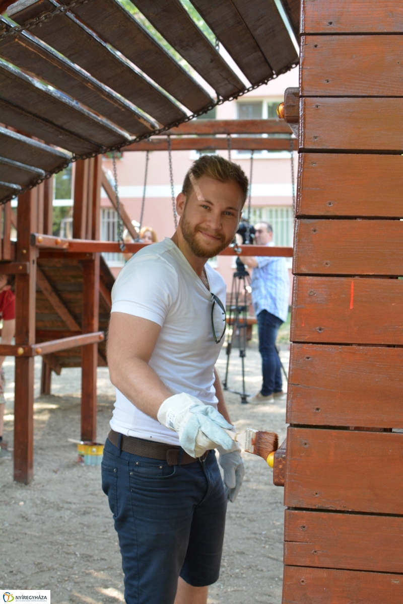 Fidelitas játszótér felújítás