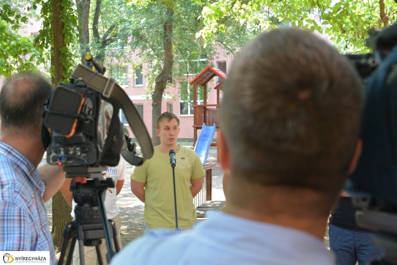 Fidelitas játszótér felújítás