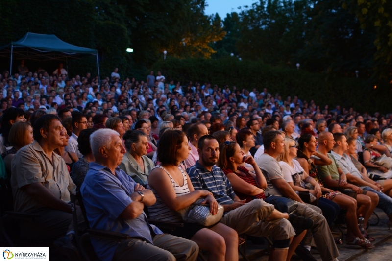 Estére szabad a kecó
