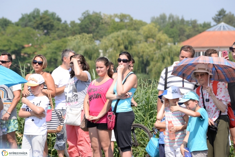 Úszó alkalmatlanságok vetélkedője