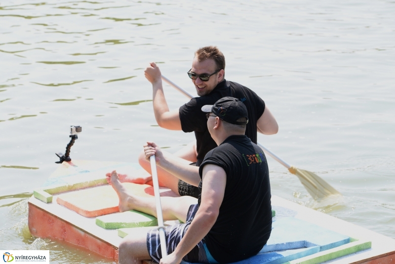 Úszó alkalmatlanságok vetélkedője