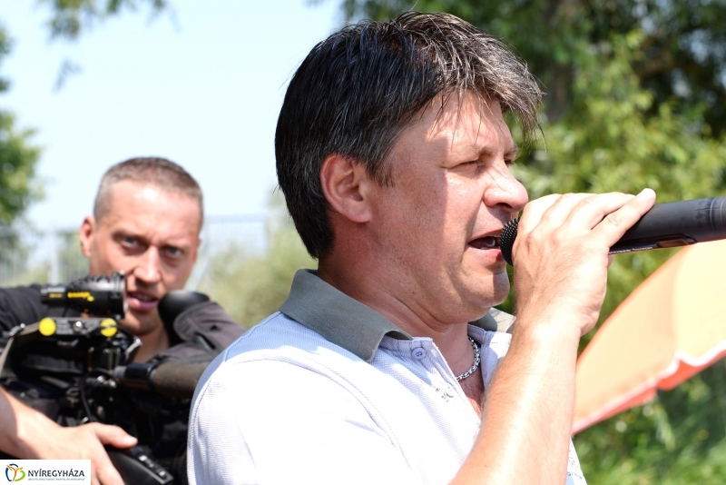 Úszó alkalmatlanságok vetélkedője