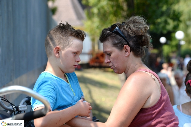 Úszó alkalmatlanságok vetélkedője