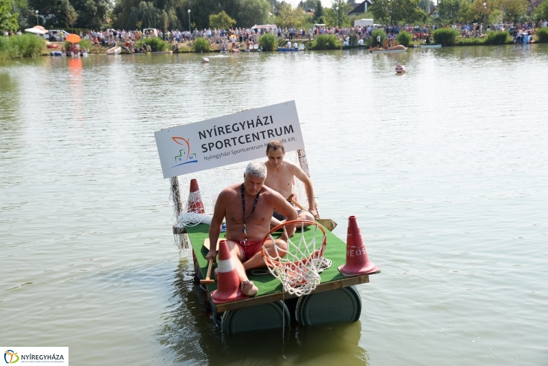 Úszó alkalmatlanságok vetélkedője