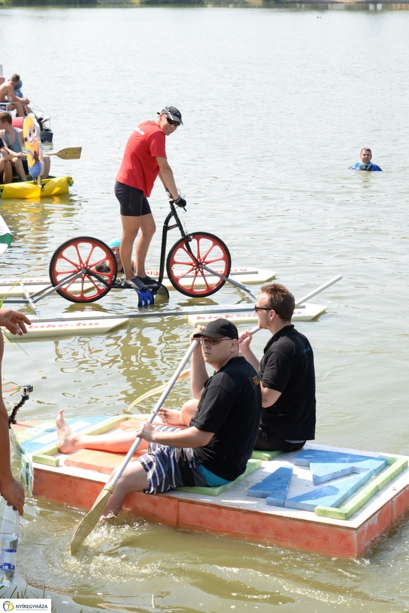 Úszó alkalmatlanságok vetélkedője