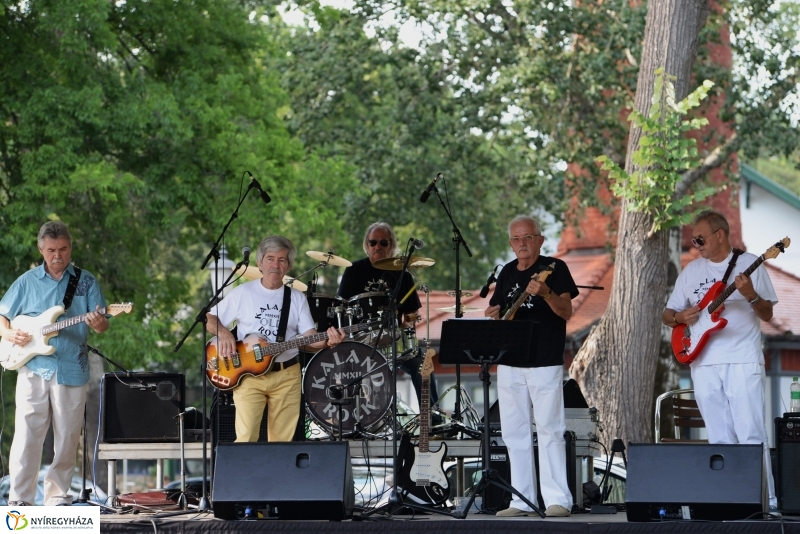 Tóparti bográcsparty-val folytatódott a nap