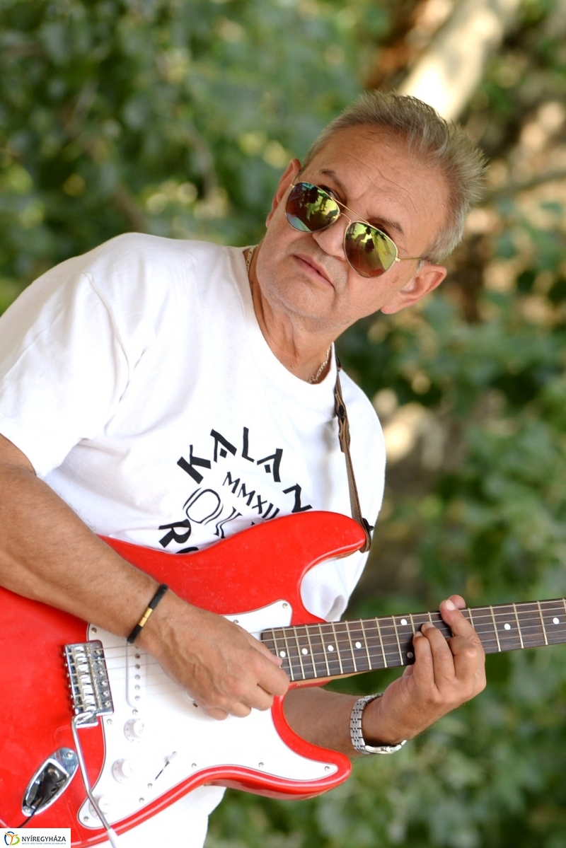 Tóparti bográcsparty-val folytatódott a nap