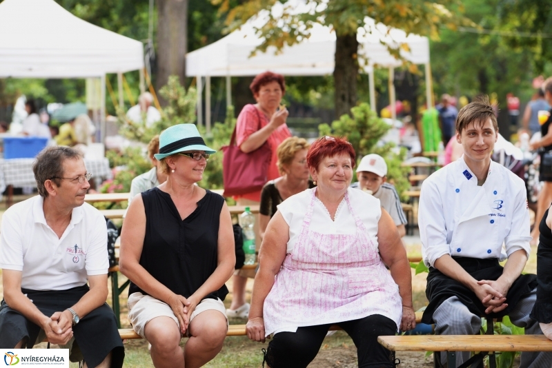 Tóparti bográcsparty-val folytatódott a nap
