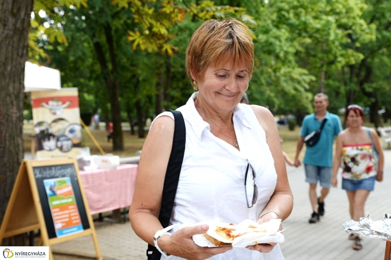 Tóparti bográcsparty-val folytatódott a nap