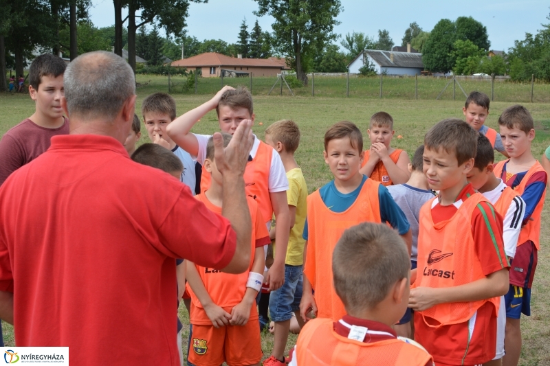 Fociznak a nyírszőlősi táborozók
