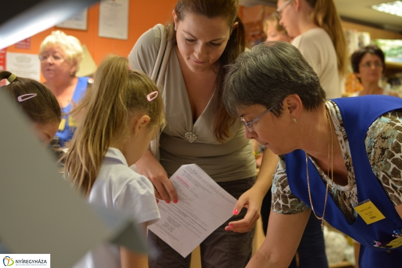 Megkezdődött a tanszer vásárlás