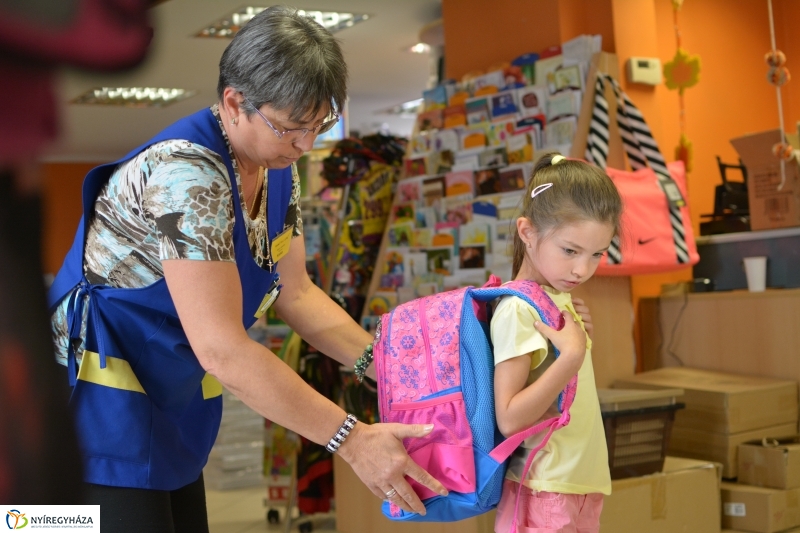 Megkezdődött a tanszer vásárlás
