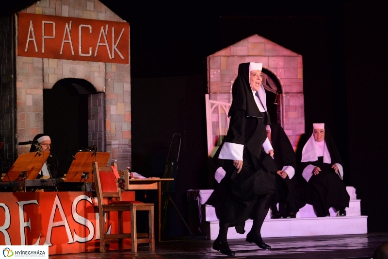 Apácák a Mandala Színpadán