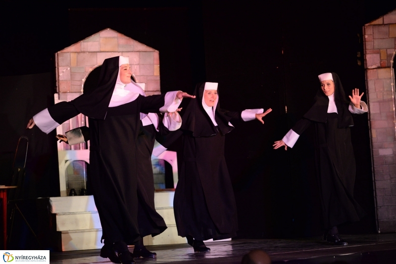 Apácák a Mandala Színpadán