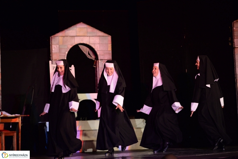 Apácák a Mandala Színpadán