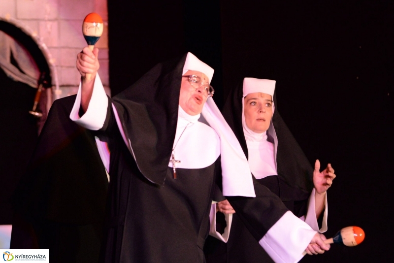 Apácák a Mandala Színpadán