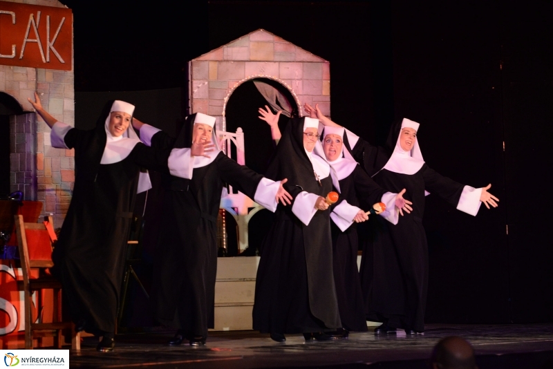 Apácák a Mandala Színpadán