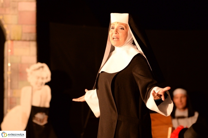 Apácák a Mandala Színpadán