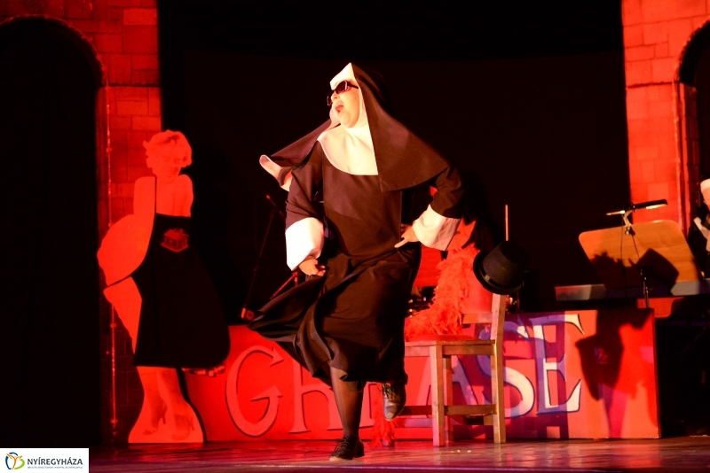 Apácák a Mandala Színpadán