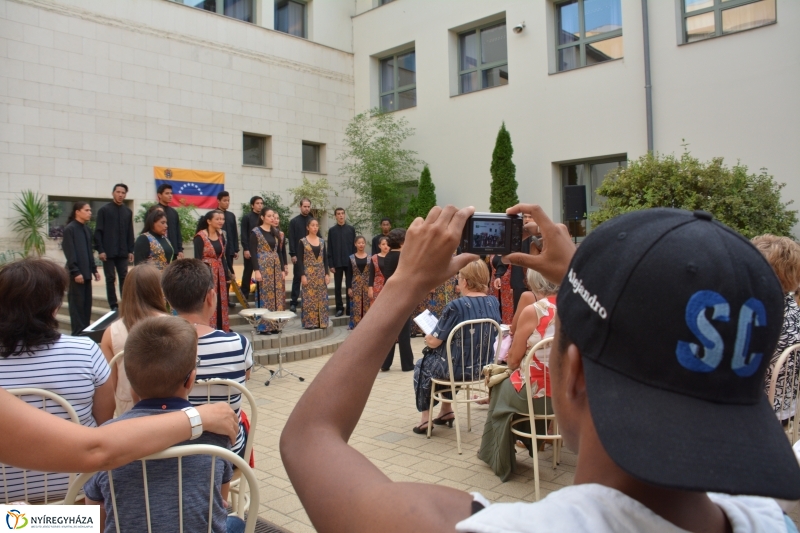 Venezuelából a Cantemushoz