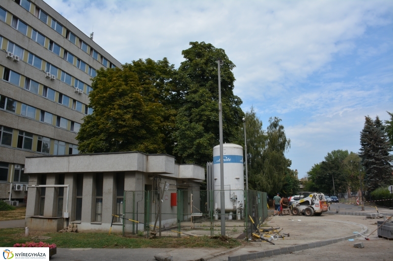 Változik a parkolási rend a Kórházban