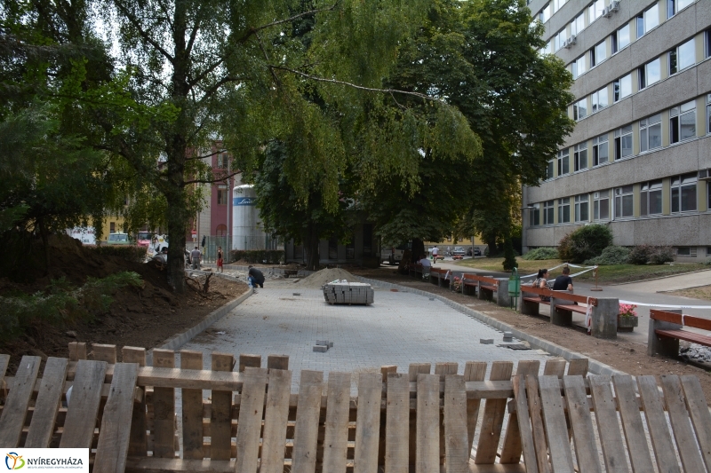 Változik a parkolási rend a Kórházban