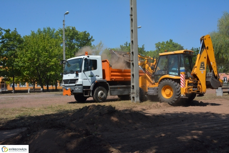 Felújítás a Krúdy Gyula utcai sportpályán 