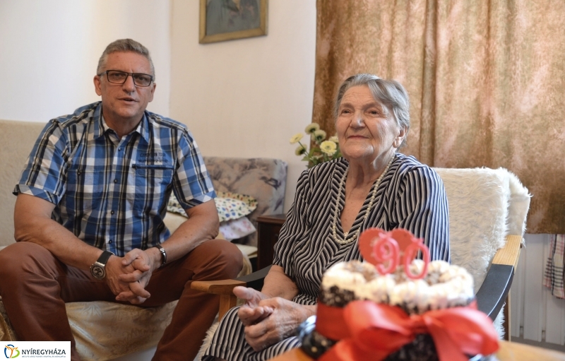 A kilencven éves Kiss Jenőné köszöntése