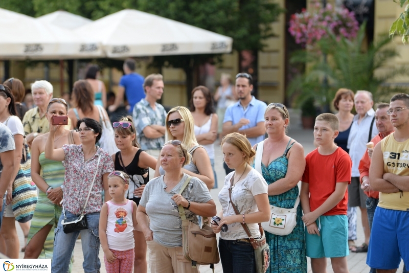 A Keleti Sasfiókák a Kossuth téri nyári esték fellépői
