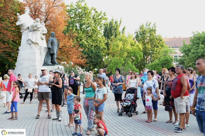 A Keleti Sasfiókák a Kossuth téri nyári esték fellépői