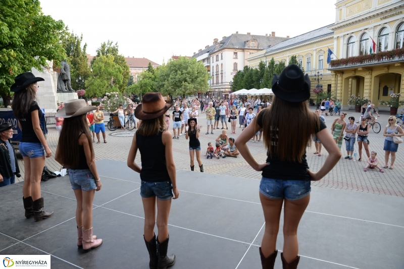 A Keleti Sasfiókák a Kossuth téri nyári esték fellépői